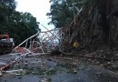 Torre de emissora de rádio é destruída durante vendaval e cai sobre a BR-282