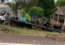Motorista morre após caminhão capotar na PR 562