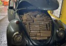 Fusca é apreendido com mais de 150 kg de maconha