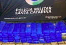 Mulheres que transportavam drogas em carro junto com bebê e criança são presas na SC-157