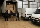 Quatro pessoas são presas e mais de 3 mil pares de tênis falsificados são apreendidos
