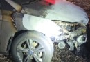 Incêndio atinge carro em garagem no centro