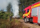 Veículo é consumido por fogo; motorista não se feriu