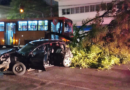 Acidente entre carro e ônibus deixa feridos no Centro