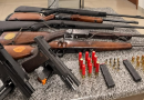 Homem aponta arma para policial, ameaça vizinhos e acaba preso em SC