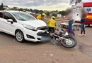 Colisão entre carro e moto deixa motociclista ferido