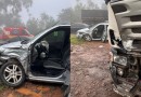 Colisão entre carro e caminhão deixa três vítimas em encarceramento mecânico