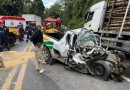 Motorista morre em batida frontal entre carro e caminhão na BR-282