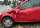 Colisão entre duas motos e um carro deixa motociclista ferido no bairro Cango