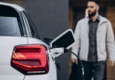 Governo retoma imposto de importação para carros elétricos a partir de 2024