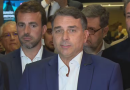 Flávio Bolsonaro reage a cobranças sobre contas do filme Dark Horse