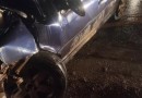 Com pneus carecas e CNH suspensa, motorista fica ferido após bater em caminhão SC-157