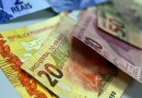 Homem joga caixa com R$ 20 mil no lixo e oferece recompensa para quem encontrar