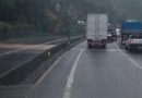 Queda de barreira interdita rodovia que liga Santa Catarina ao Paraná