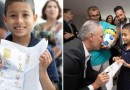 Menino que desenhou próprio álbum da Copa viaja pela 1ª vez de avião e conhece Tite e Marta