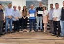 Delegado Lucas Faria e policial militar Valdir Sturm são homenageados por vereadores
