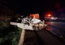 Motorista fica ferido ao bater na traseira de caminhão na BR-282