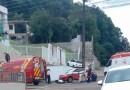 Condutora de motocicleta fica ferida em colisão com automóvel