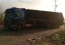 Caminhão bitrem desgovernado interrompe desvio