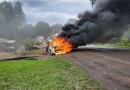 Incêndio destrói veículo no interior de Itapiranga
