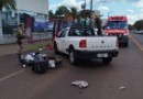 Homem é conduzido ao hospital após colisão entre carro e moto