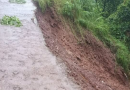 Desmoronamento de terra interdita estrada na comunidade de Seis Barras
