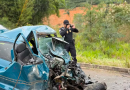 Colisão entre van de prefeitura e carro deixa cinco mortos em Minas Gerais