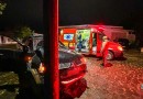 Mulher bate caminhonete em poste e é presa por embriaguez ao volante