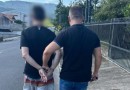 Professor é preso por beijar aluna de 12 anos em SC