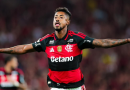 Flamengo vence o Vitória com golaços e reduz distância para a liderança