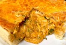 Torta de frango com massa de apenas 2 ingredientes: desmancha na boca!