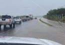 Chuva causa bloqueios e alagamentos em rodovias de SC; veja rotas alternativas