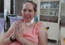 Mãe intubada por causa da Covid um dia após dar à luz trigêmeos recebe alta médica Caroline Gotardo está em casa com a família e terá que fazer fisiot