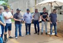 Administração, vereadores, deputado e moradores comemoram as obras de pavimentação asfáltica realizadas no Bairro Floresta