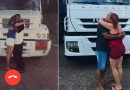 Casal separado há 20 anos se reencontra e recria foto de beijo apaixonado
