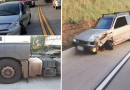 Acidente de trânsito envolvendo dois carros e um caminhão