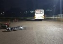 Motociclista de 24 anos morre em colisão contra ônibus