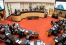 Por 28 votos a 7, plenário da Alesc aprova reajuste de salário do governador de SC