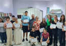 Entrega de certificados de cursos de informática celebra a qualificação profissional