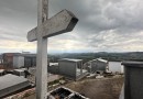 Prefeitura realiza limpeza no cemitério municipal e pede apoio da população