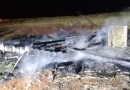 Imóvel de madeira fica destruído após pegar fogo no Oeste