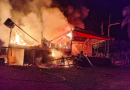 Mãe e filha saem a tempo de casa ser consumida por incêndio no Oeste