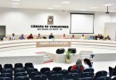 Vereadores apresentam proposições sobre fiscalização, repasses a entidades, receitas médicas, trânsito, limpeza e cultura