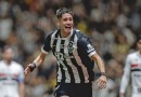 Atlético-MG vence o São Paulo e encerra invencibilidade do líder no Brasileirão