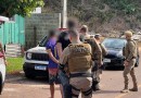 Trio é detido por furto e ameaça a idosos