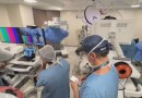 Médico brasileiro na China opera paciente em Porto Alegre com robô