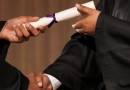 O que muda após governo parar de emitir diploma de papel no Brasil