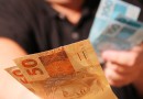 Renda do brasileiro recuou 10% ante o ano passado para R$ 1.065, diz pesquisa