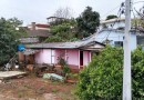 Casa é parcialmente destelhada devido ao temporal