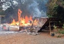Incêndio atinge residência; Polícia Militar e moradores ajudam a conter as chamas